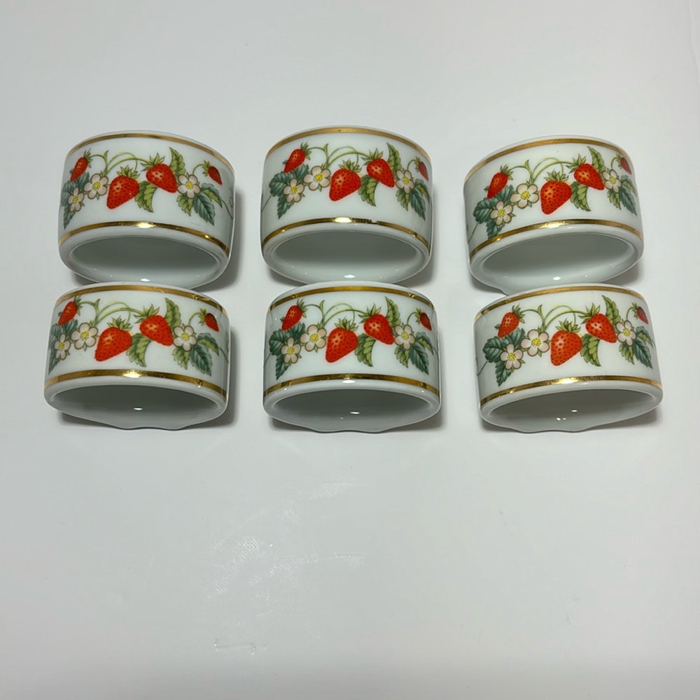 Strawberries Napkin Ring Holders Set Of 6 Avon Porcelain Produced In Brazil VTG